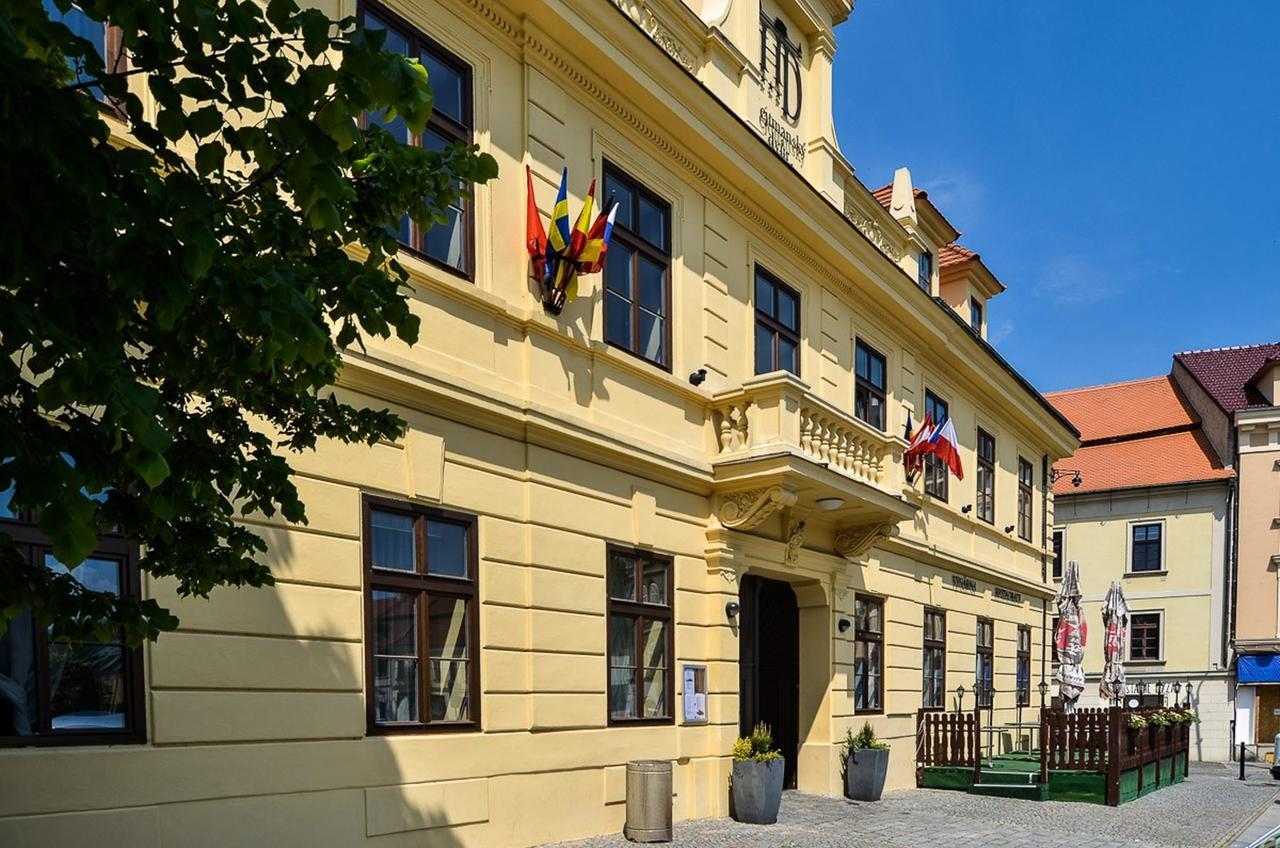 Hejtmansky Dvur Hotel Slaný Exterior foto